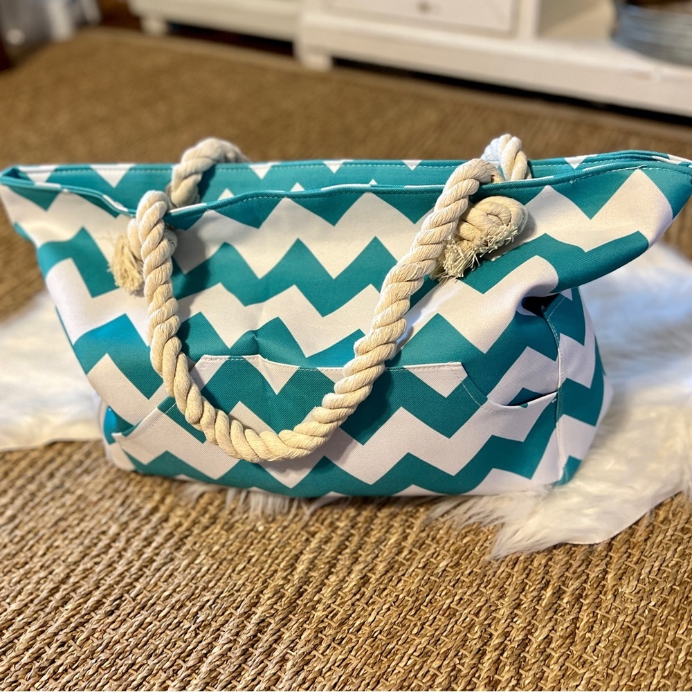 Beukani Chevron Print Beach Bag with Rope Handle Brand New (untagged)